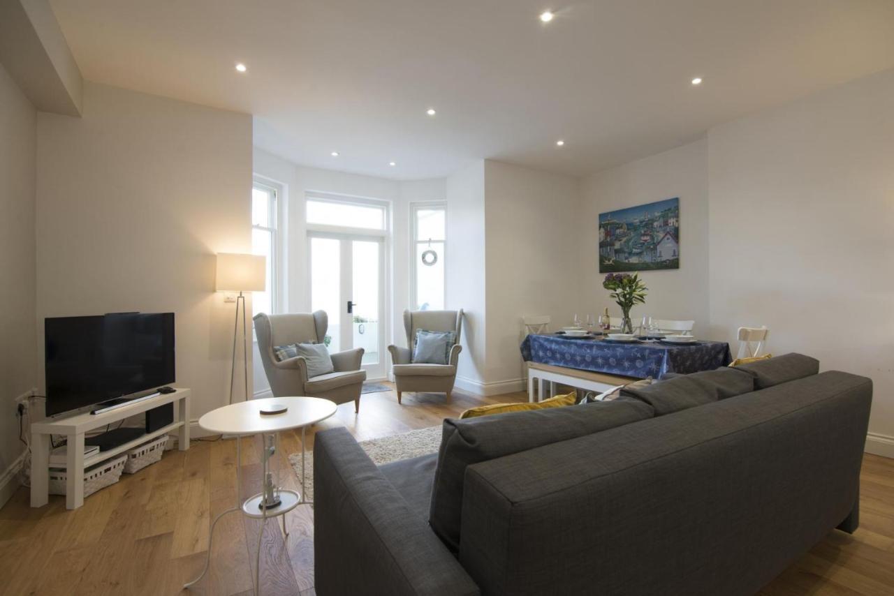 Sea Legs - 2 Bedroom Apartment - Тенби Екстериор снимка