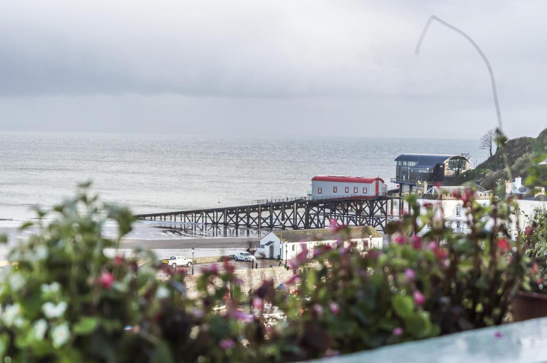 Sea Legs - 2 Bedroom Apartment - Тенби Екстериор снимка